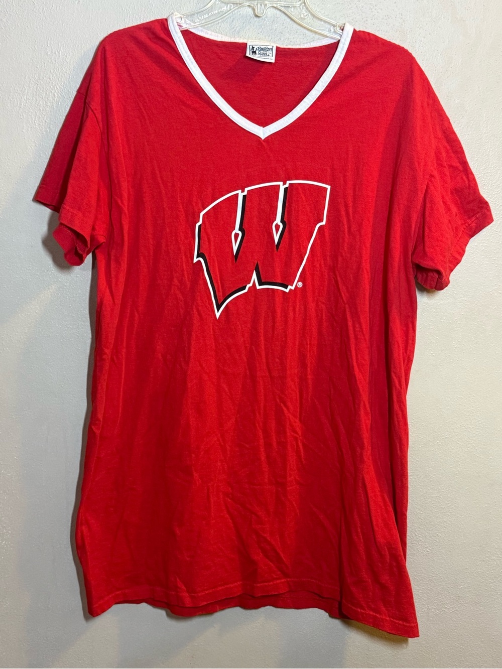 Women’s Wisconsin Badgers Emerson Street Red V-Neck T no Sz tag but XL